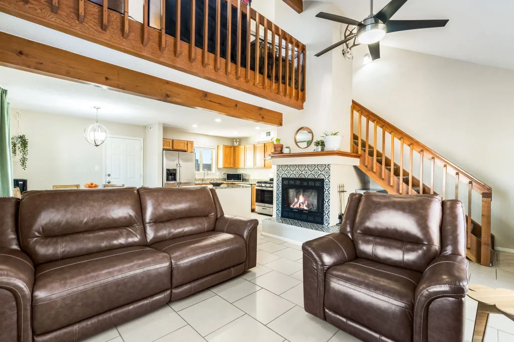 1068 Highland Way, Santa Fe