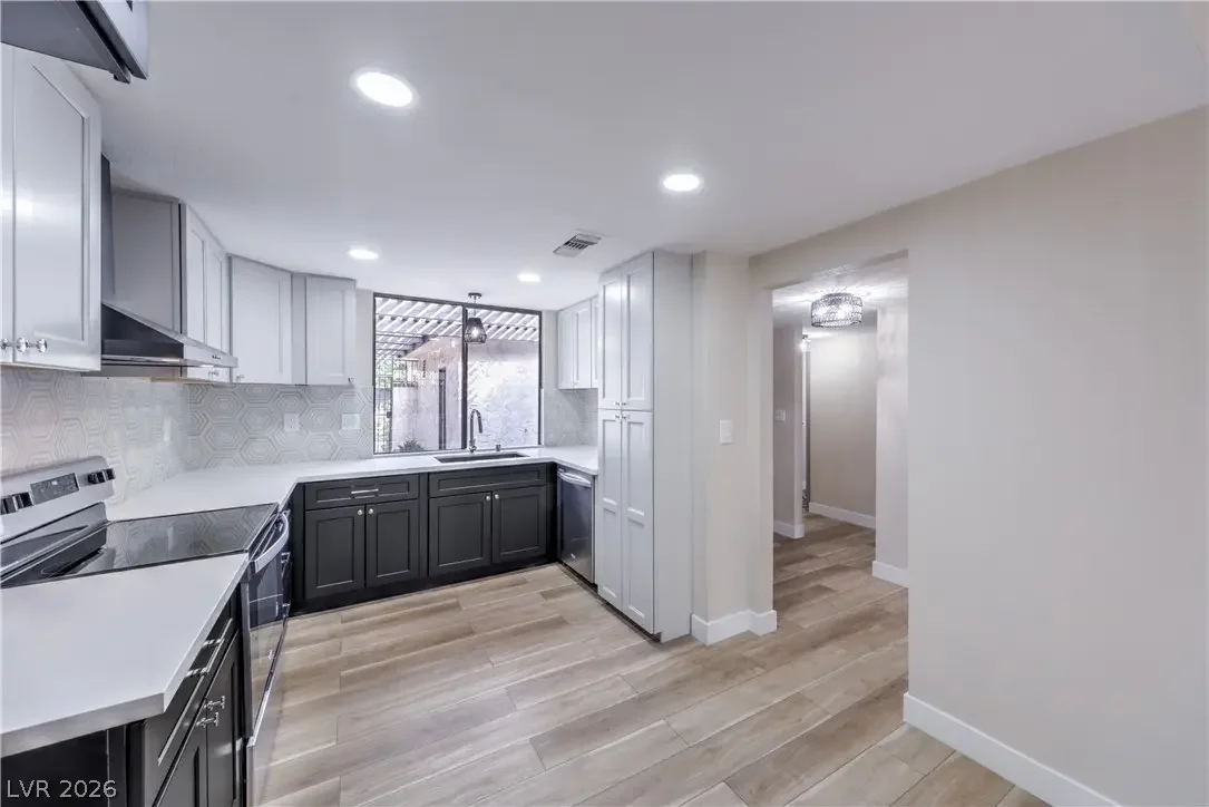 Photo of Listing #2759596