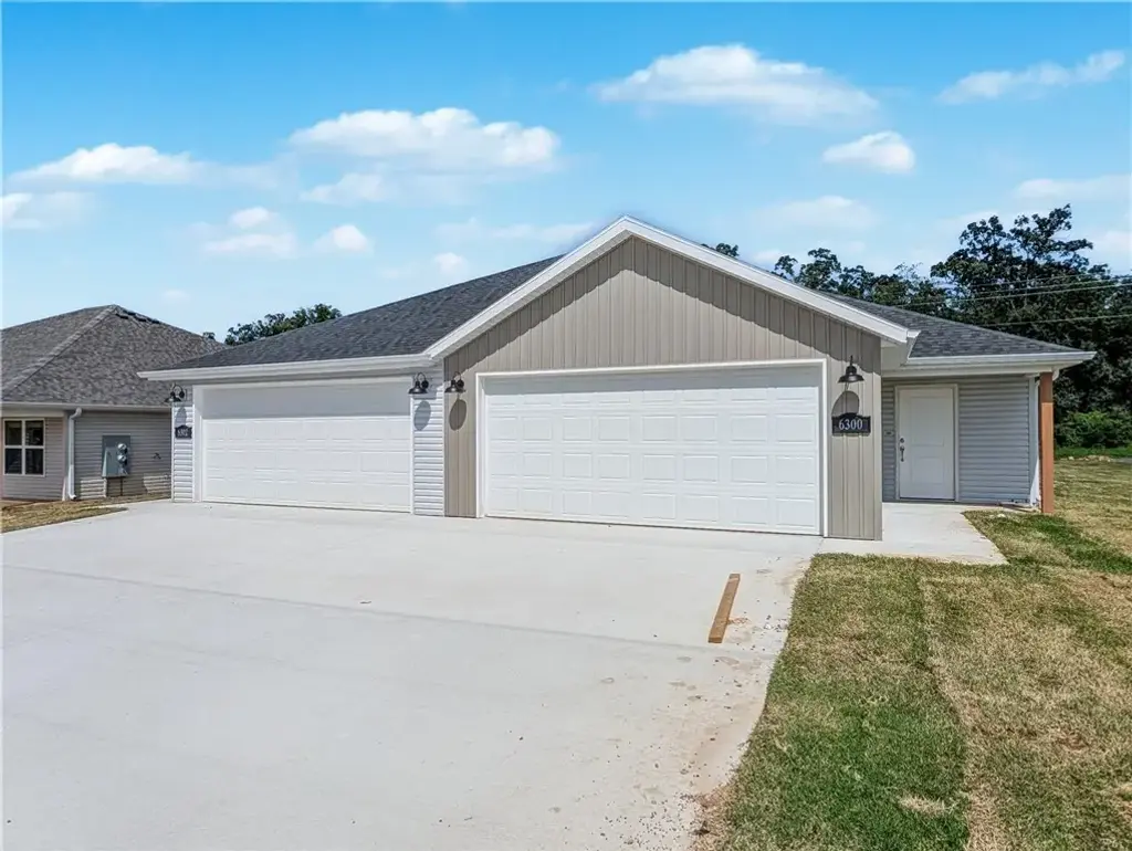 6307 Nw Kathleen Street, Bentonville