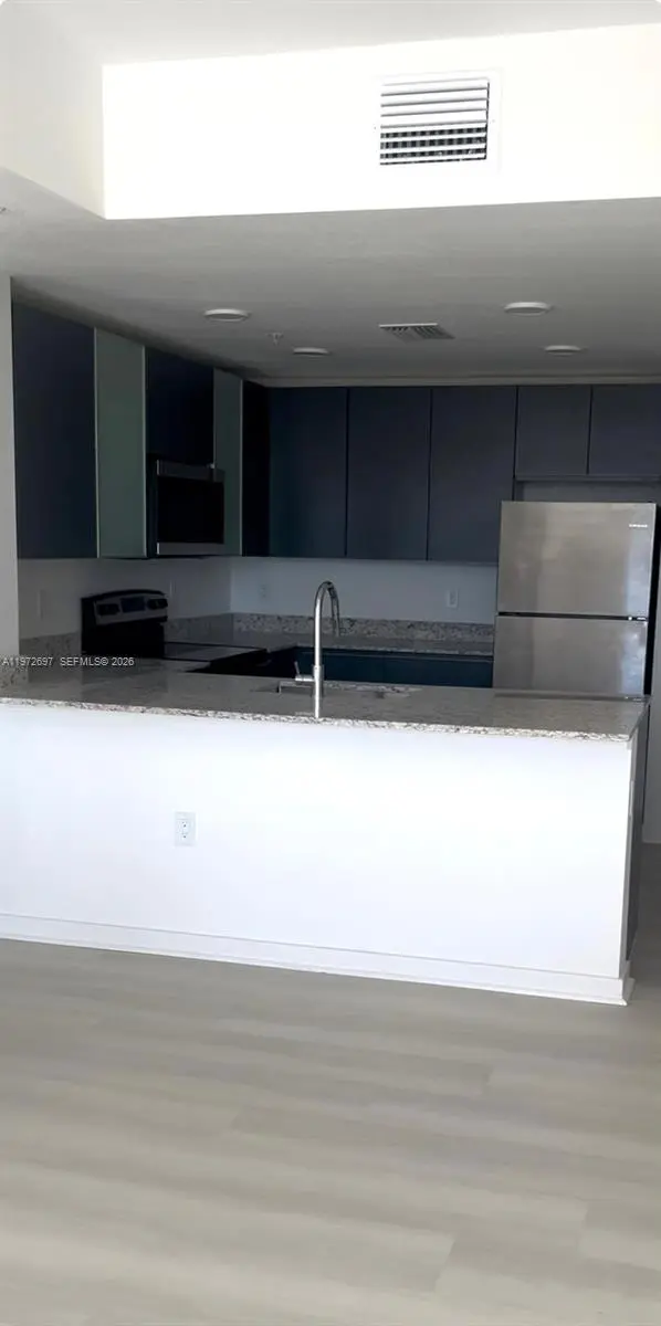 Photo of Listing #A11972697