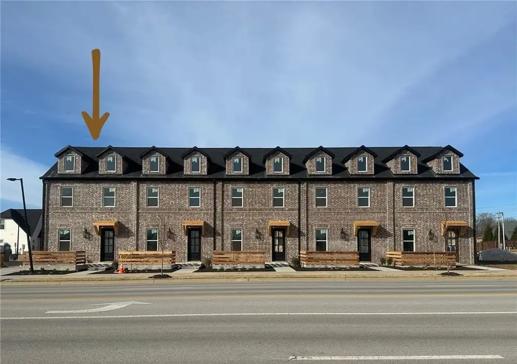 5910 S Bellview Road, Rogers