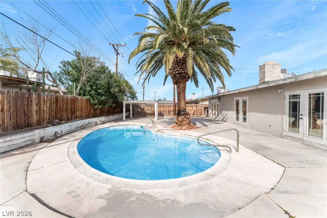 Photo of Listing #2758038