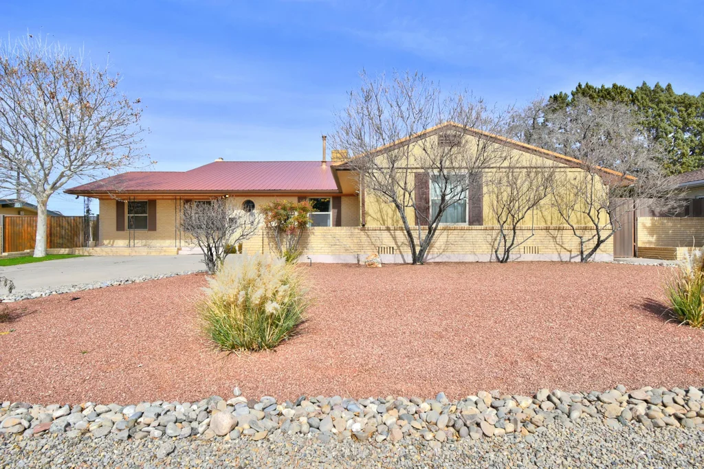 7013 Aztec Road Ne, Albuquerque
