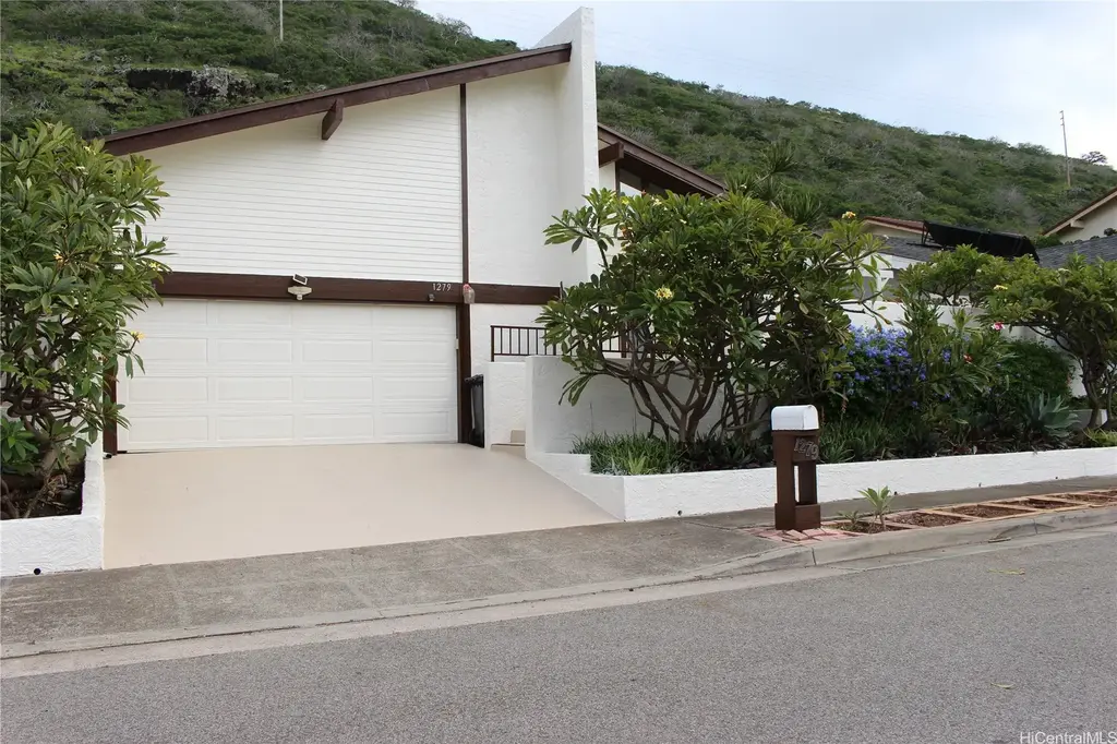 1279 Kaeleku Street, Honolulu