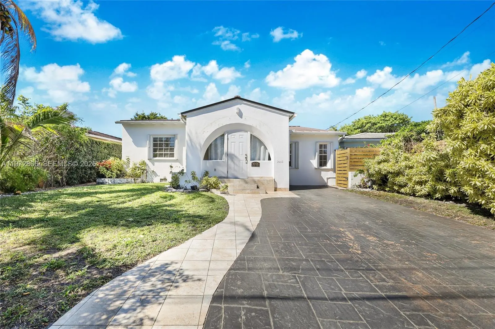 Photo of Listing #A11972866