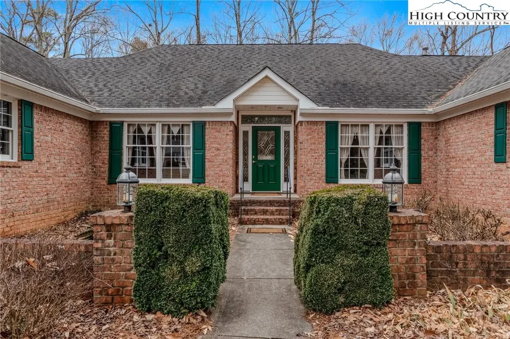 1430 Messick Oaks Trail, Lewisville Property Listing: MLS® #260139 | de ...