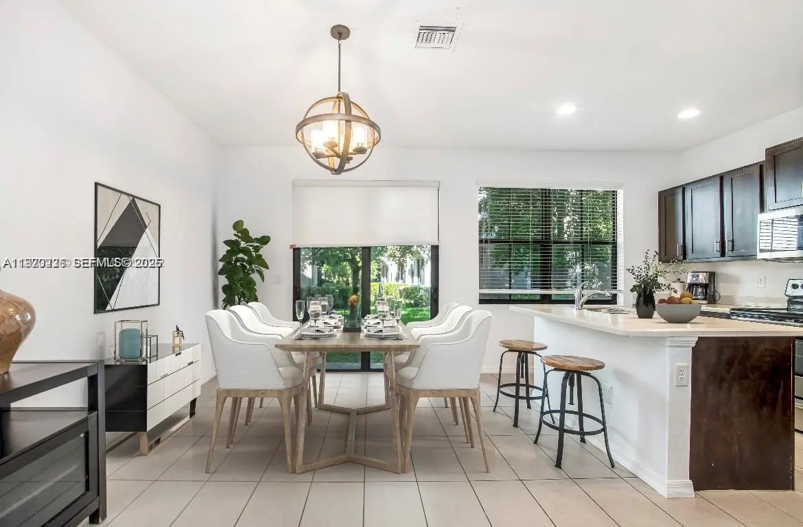 Photo of Listing #A11970236