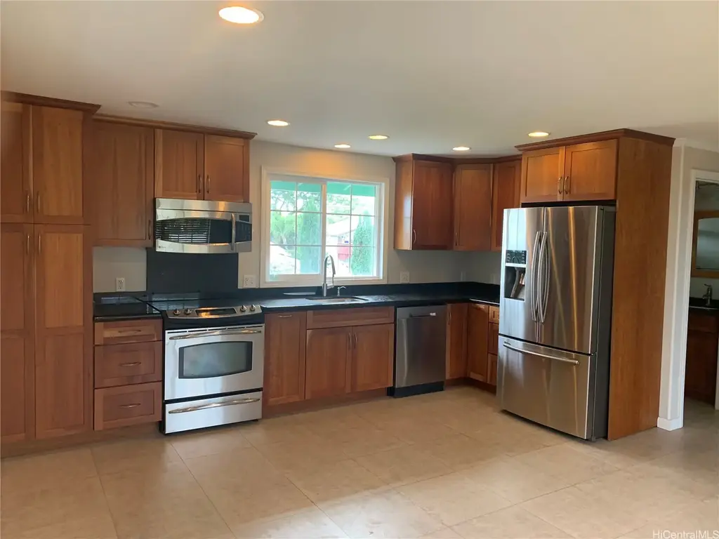 84 Kaneohe Bay Drive, Kailua