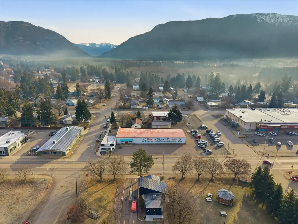307 Nucleus Avenue, Columbia Falls
