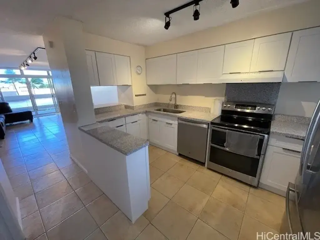 500 University Avenue # 528, Honolulu