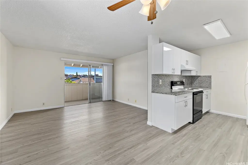 94-1123 Mopua Loop # G8, Waipahu