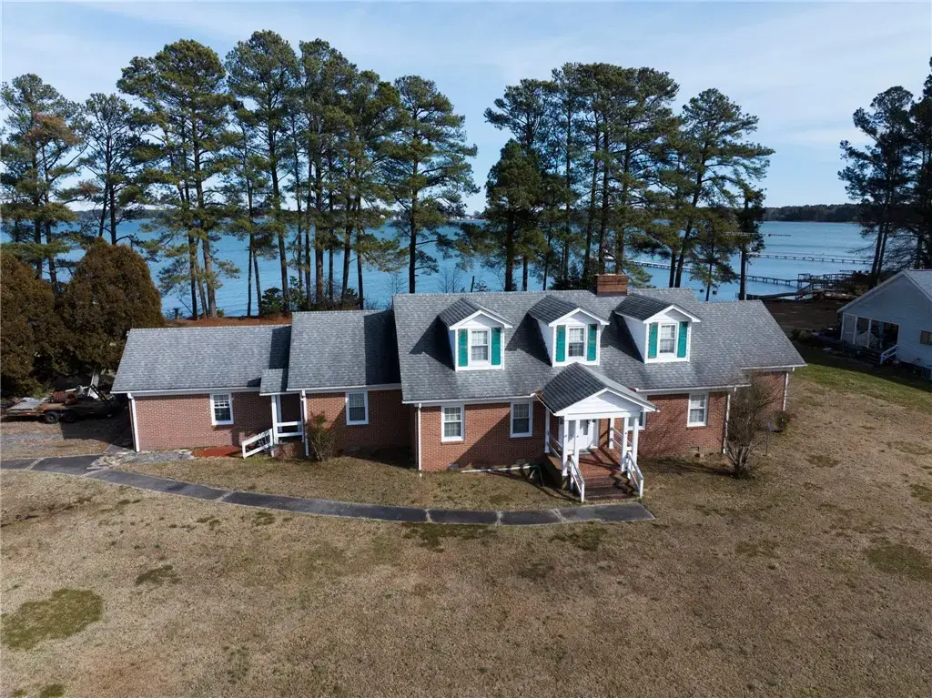 2406 Hallieford Road, Hallieford