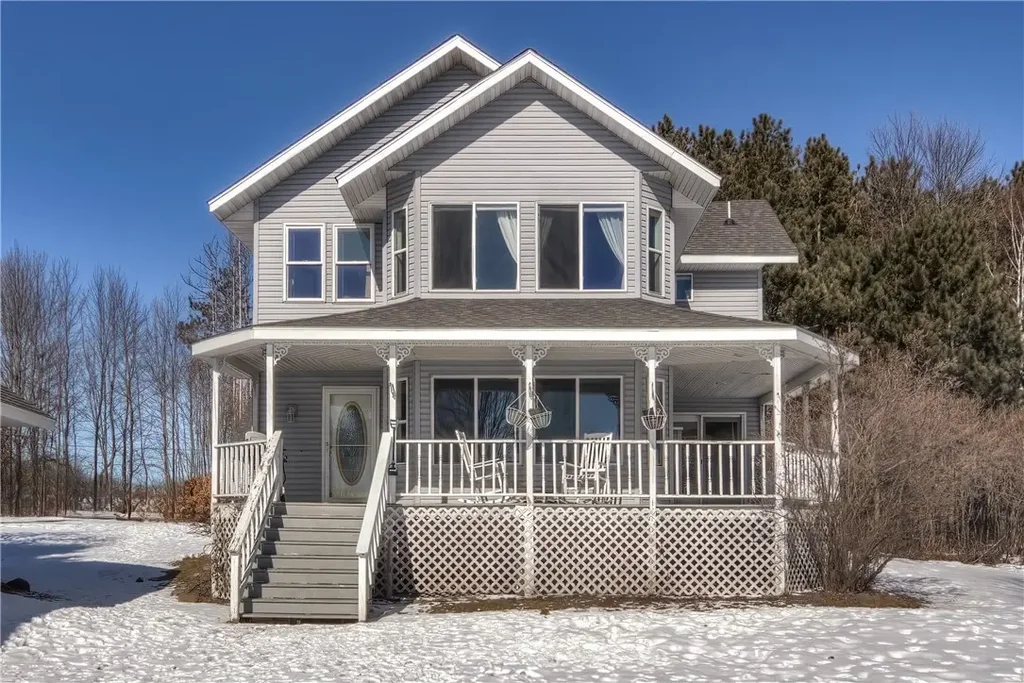 960 N Lake Drive, Shell Lake