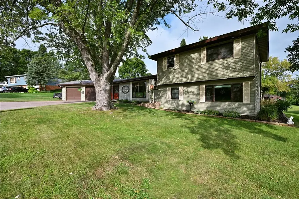 28 Pokegema Boulevard, Rice Lake