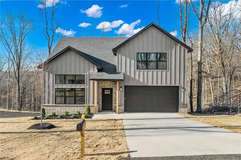 8 York Drive, Bella Vista