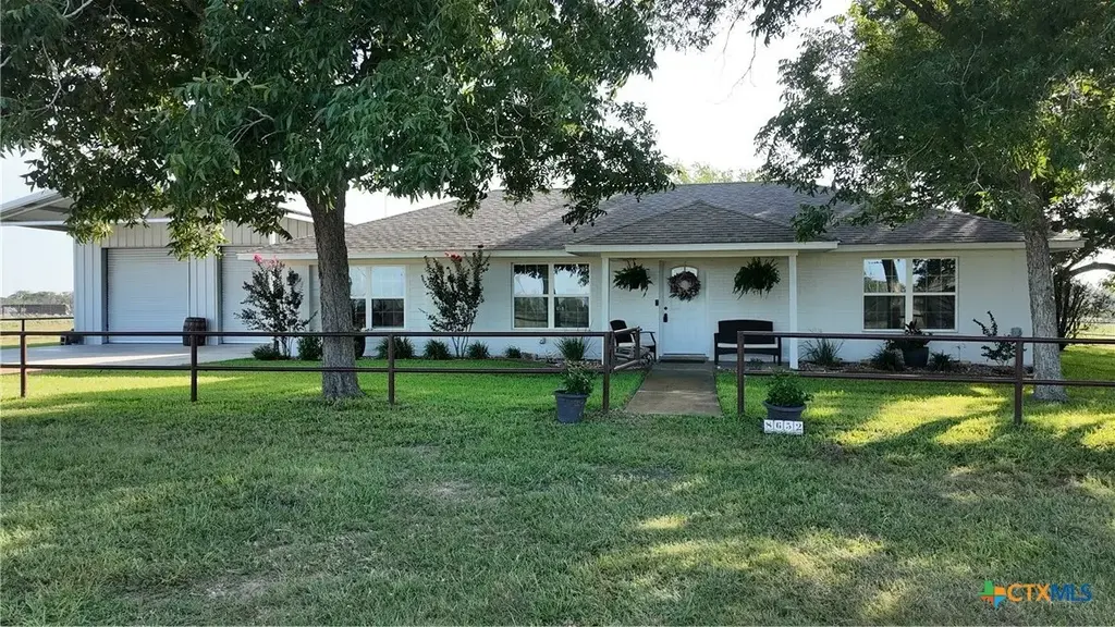 8652 State Highway 111 E, Yoakum
