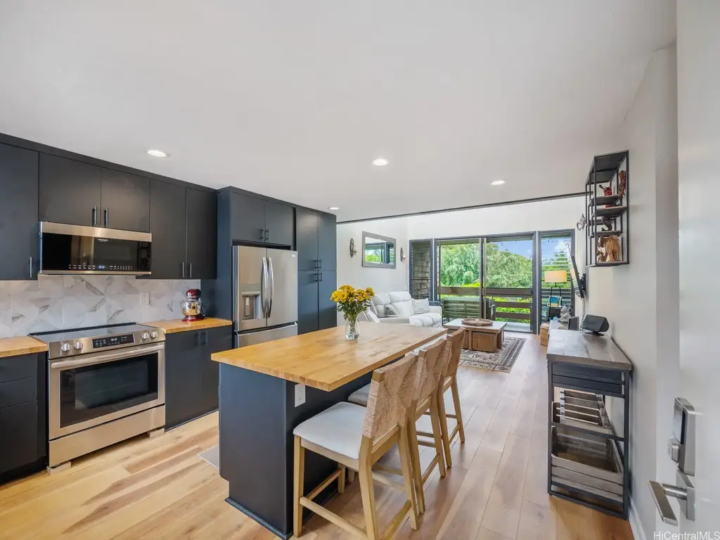 1015 Aoloa Place # 411, Kailua