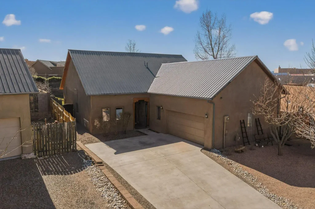 7628 Mesa Del Oro Lane, Santa Fe