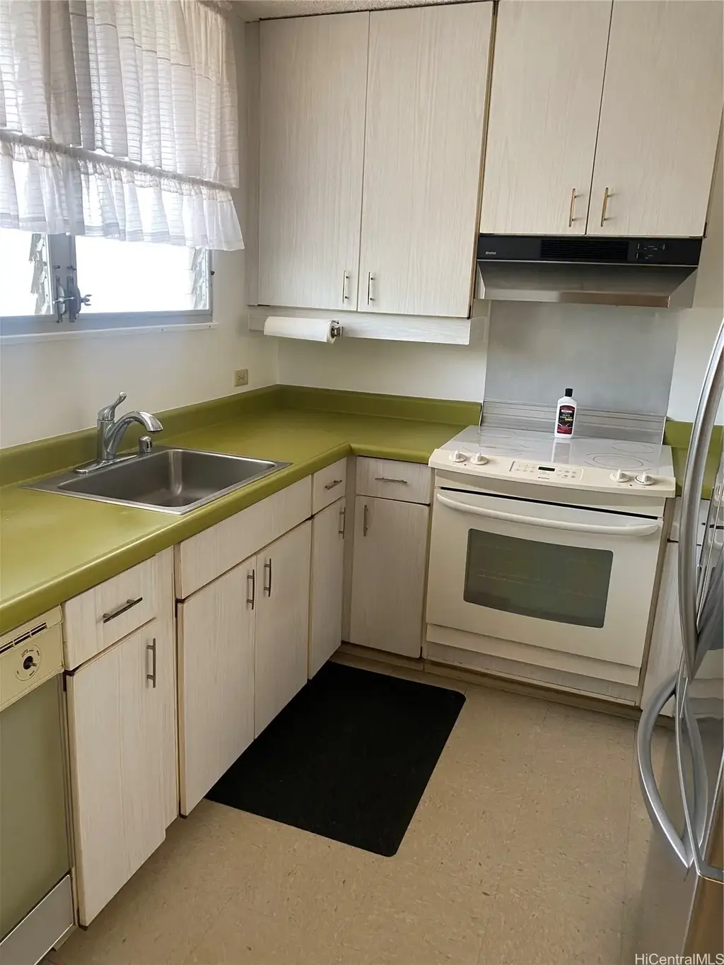1052 Ala Nanu Street # 201, Honolulu