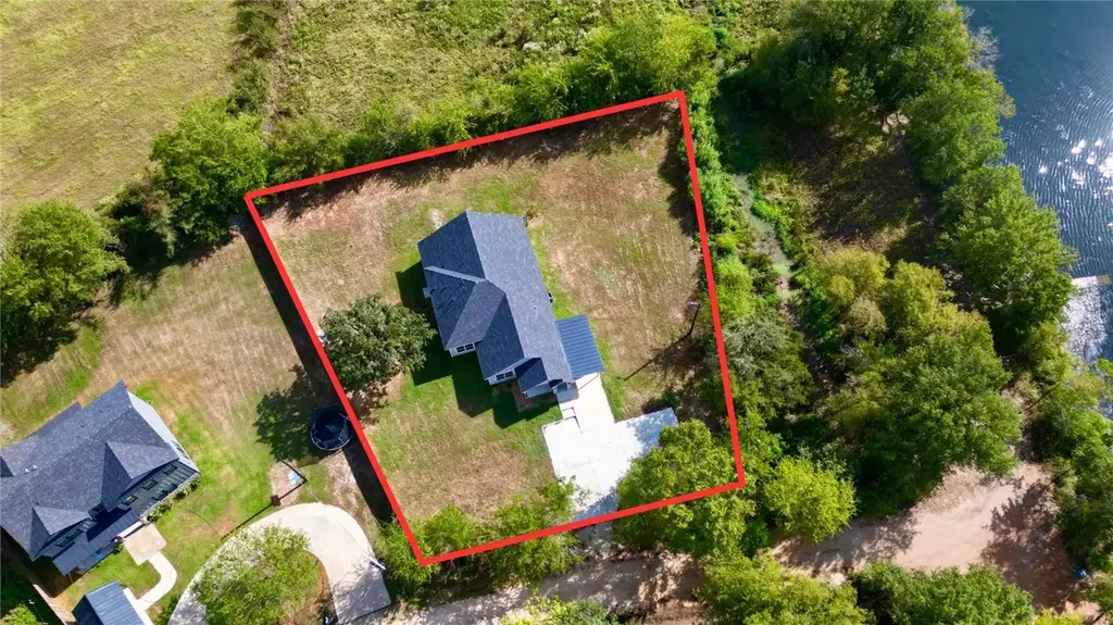5085 N Oakland Lane, Bryan