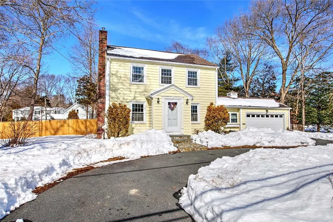 1 Massasoit Ave, Barrington