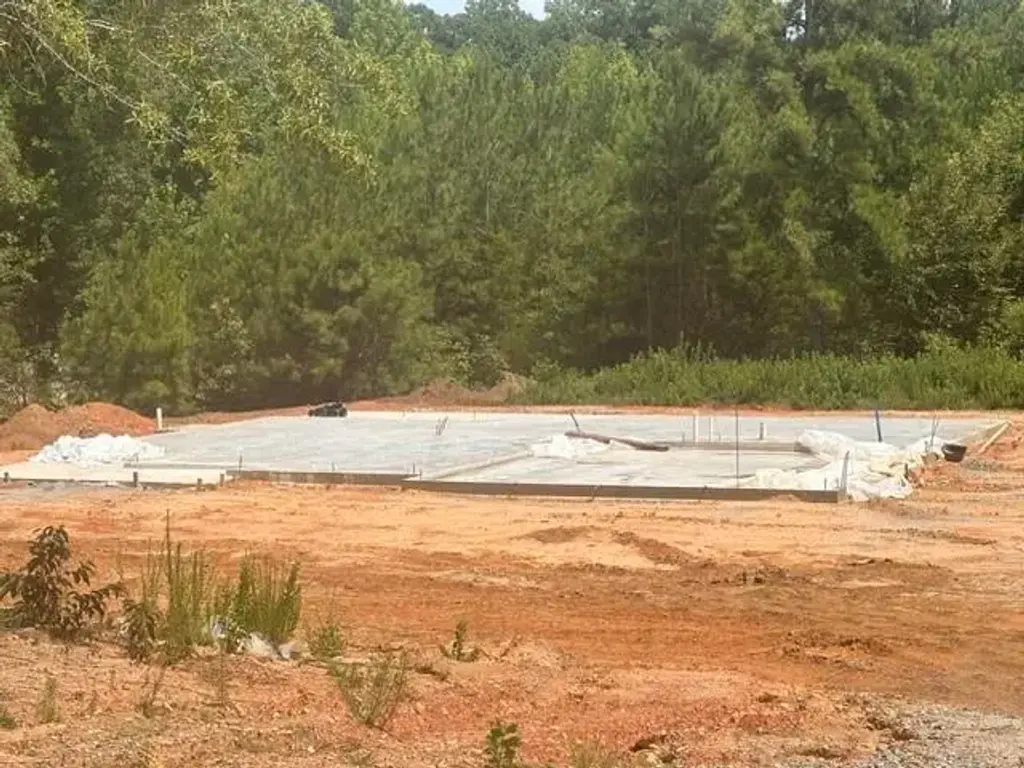 884 Lee Road 126, Opelika