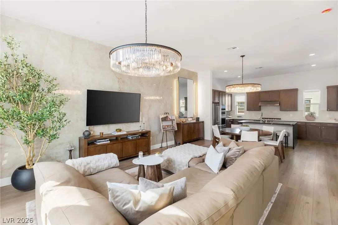 Photo of Listing #2760042