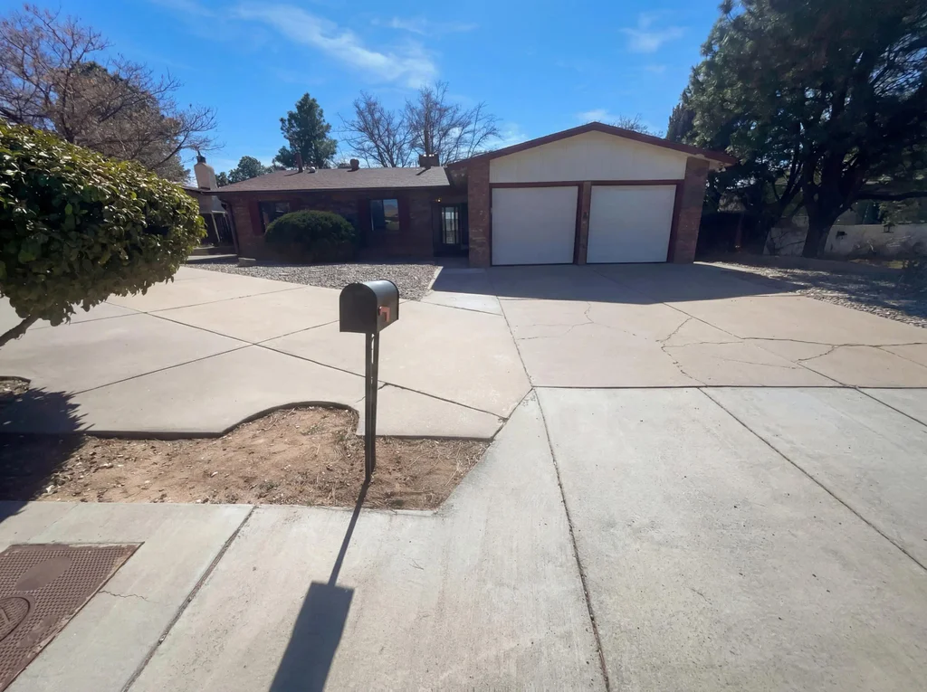 7212 Derickson Avenue Ne, Albuquerque