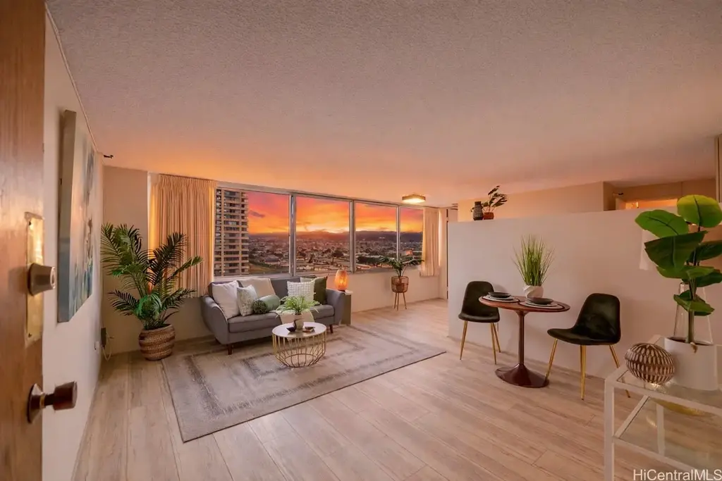 1060 Kamehameha Highway # 1706a, Pearl City