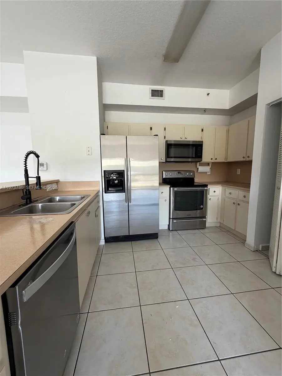 Photo of Listing #A11973780