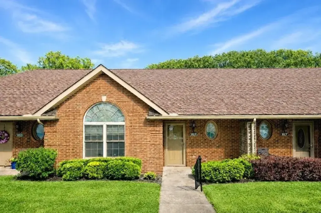 815 Village Drive , McCandless