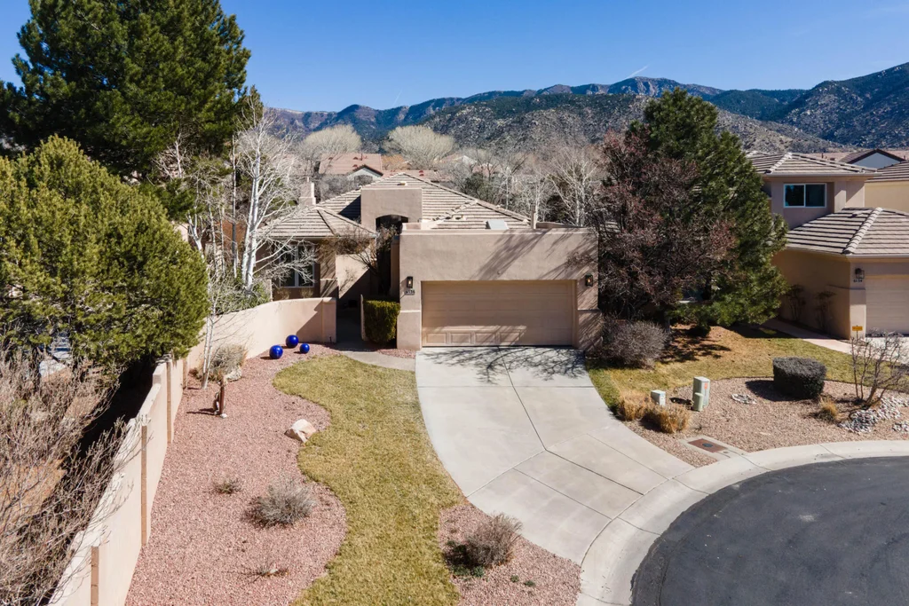 6136 Purple Aster Lane Ne, Albuquerque