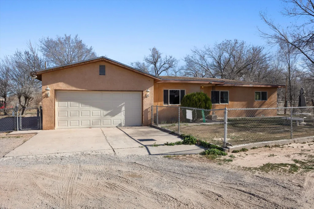 225 Mockingbird Lane, Corrales