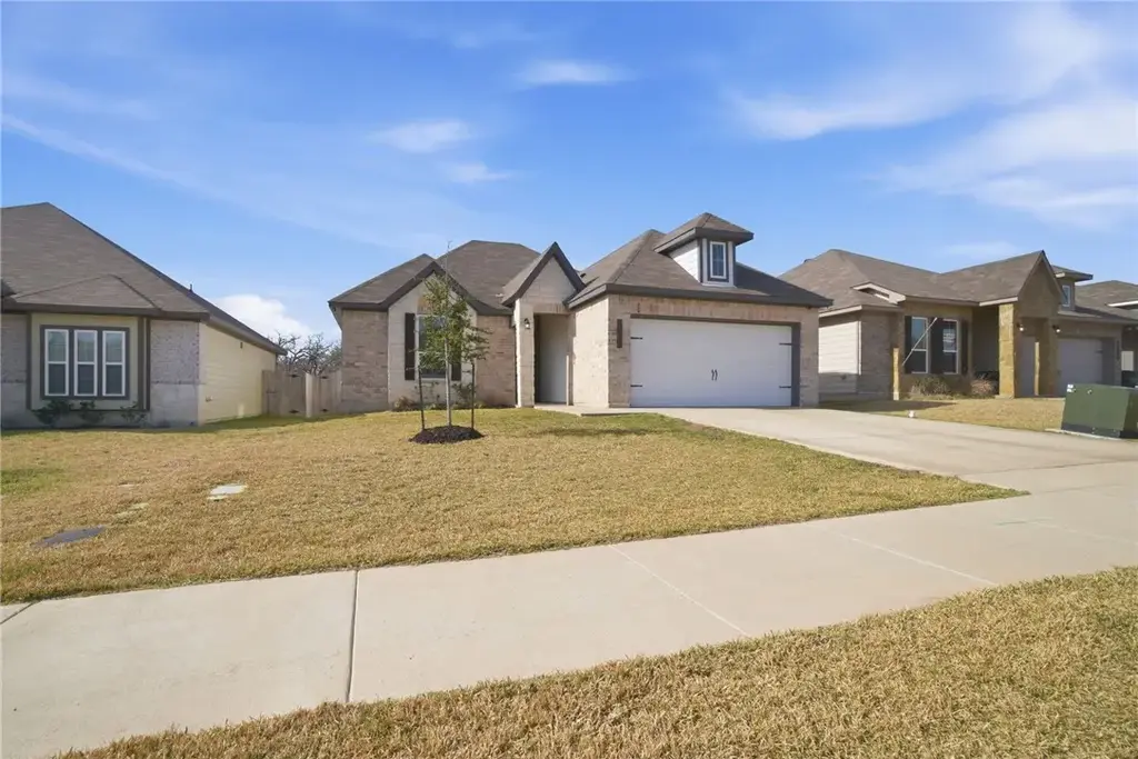 1318 Kingsgate Drive, Bryan