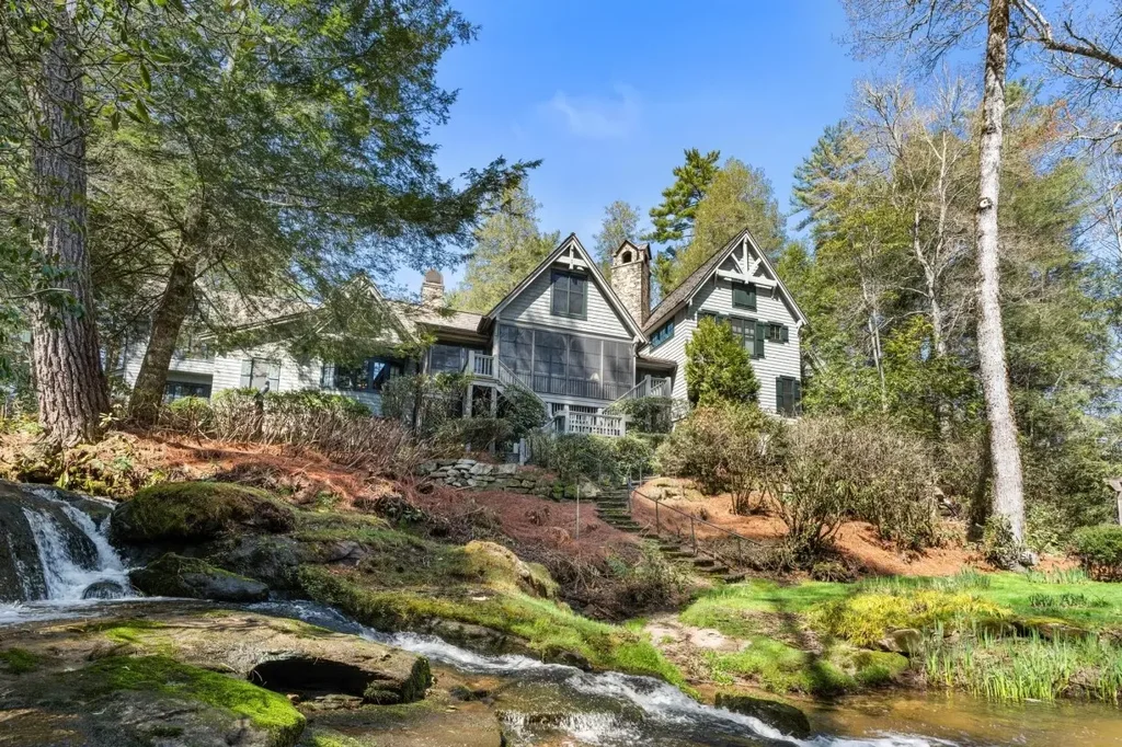 1671 Hwy 107, Cashiers