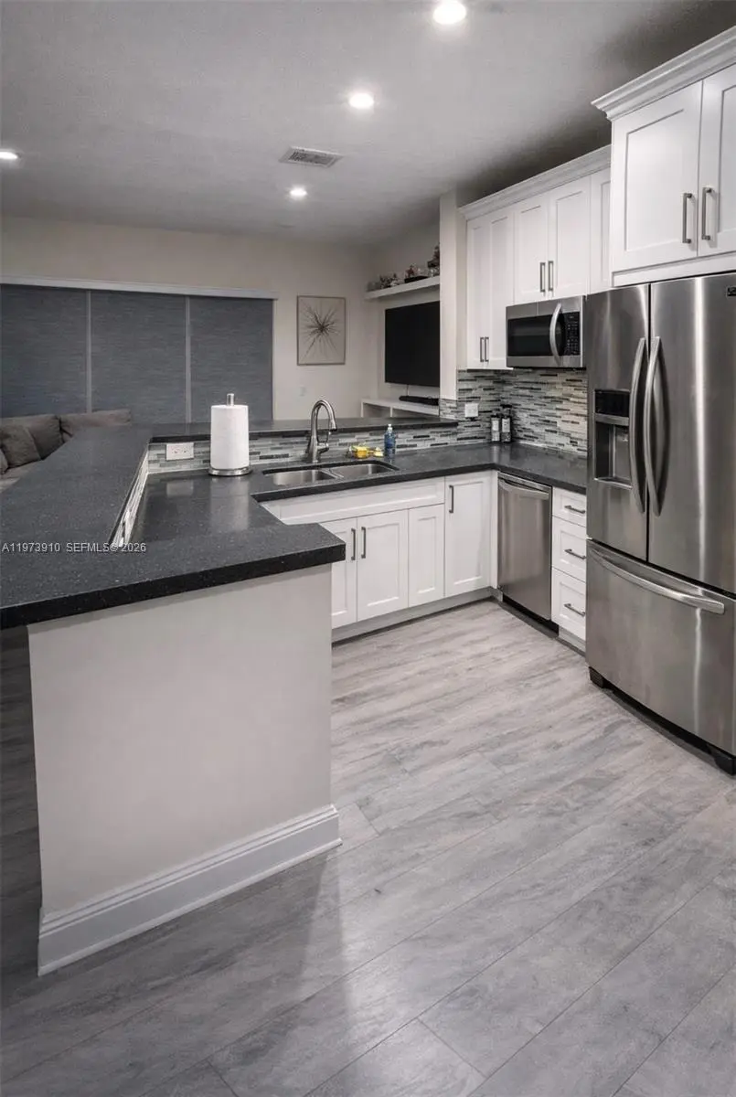 Photo of Listing #A11973910