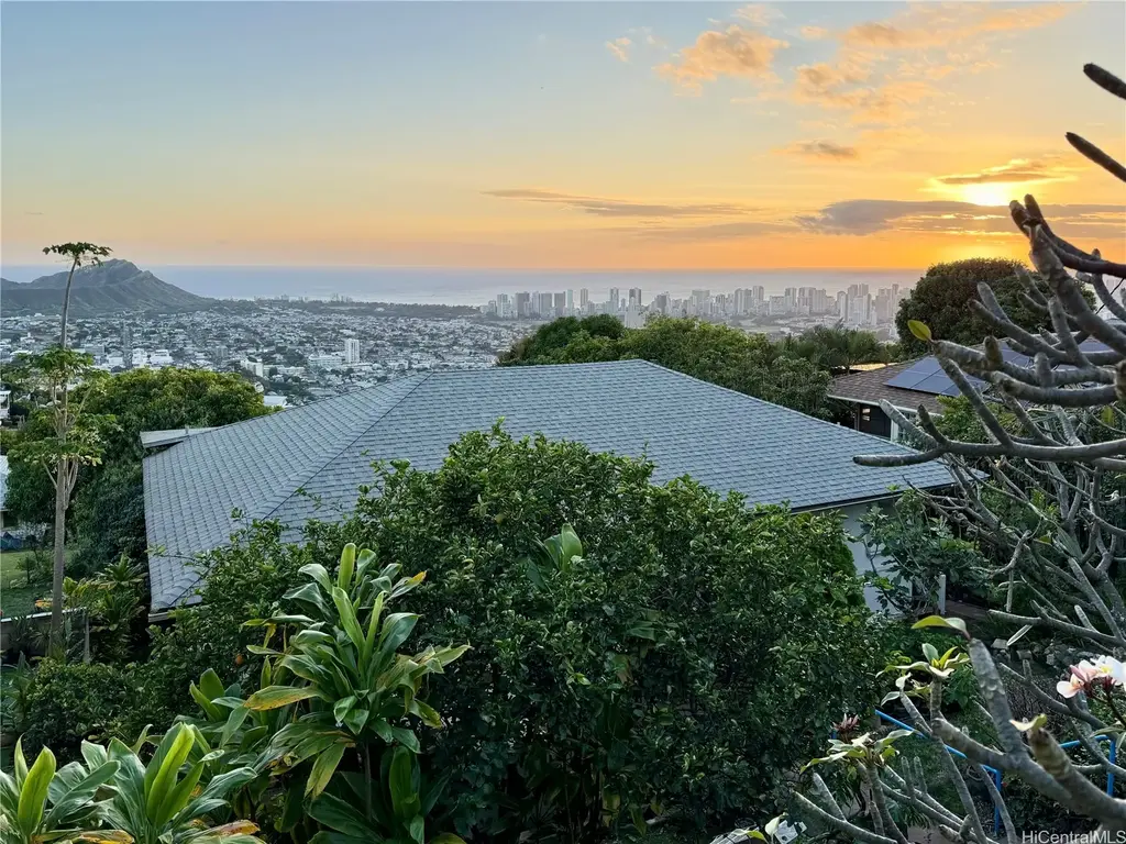 3655 Nihipali Place, Honolulu