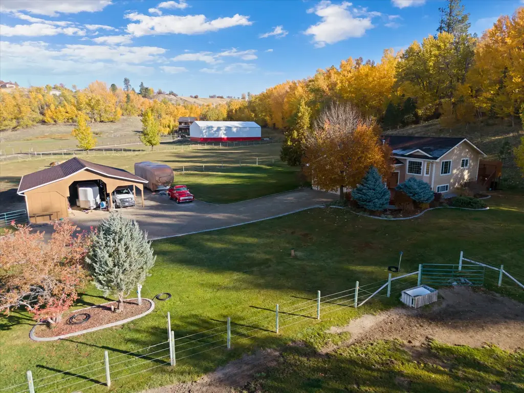 786 Ropin Horse Lane, Hamilton