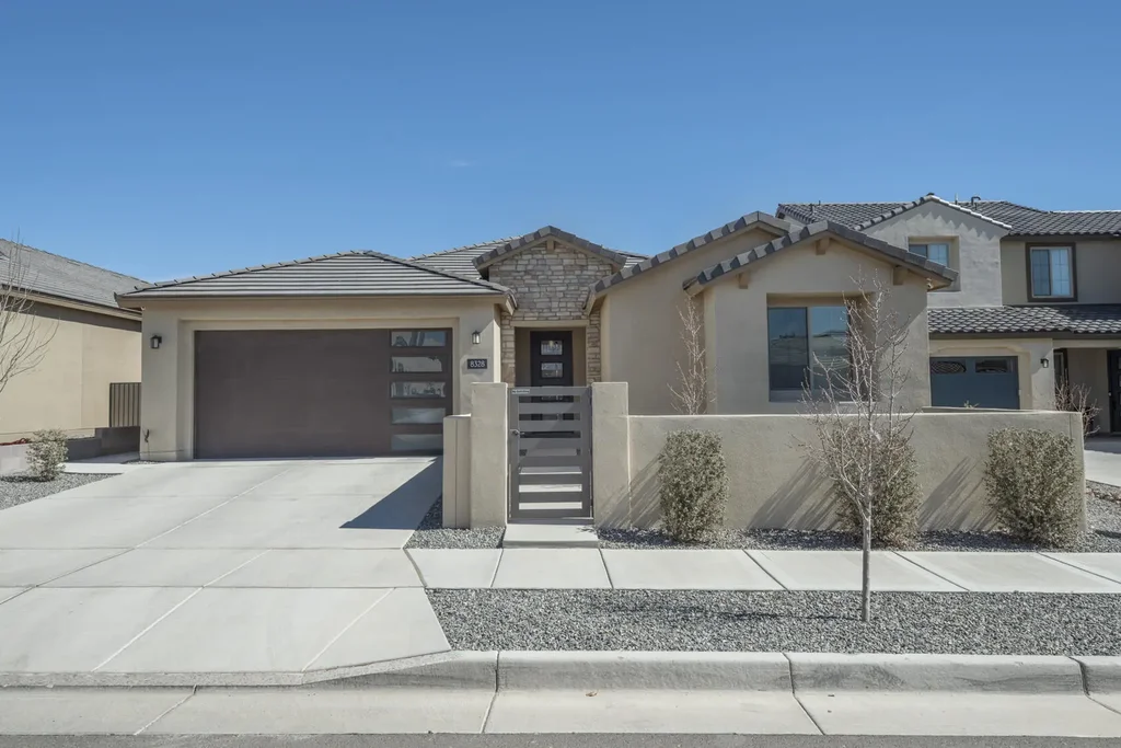 8328 Salinger Way Nw, Albuquerque