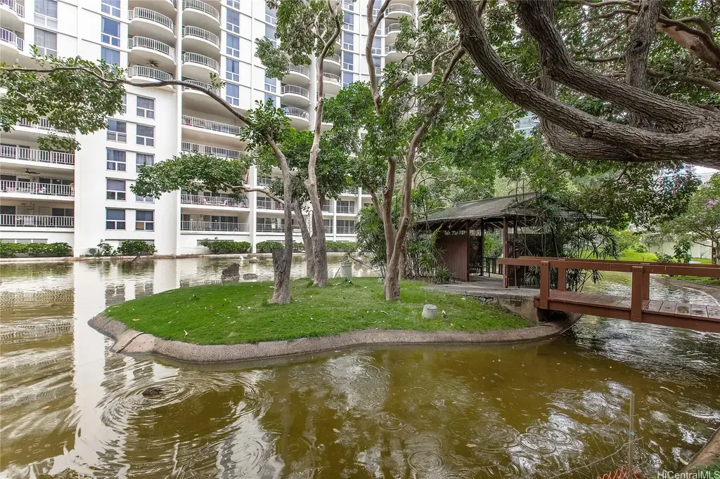 (unit #1405) 469 Ena Road, Honolulu
