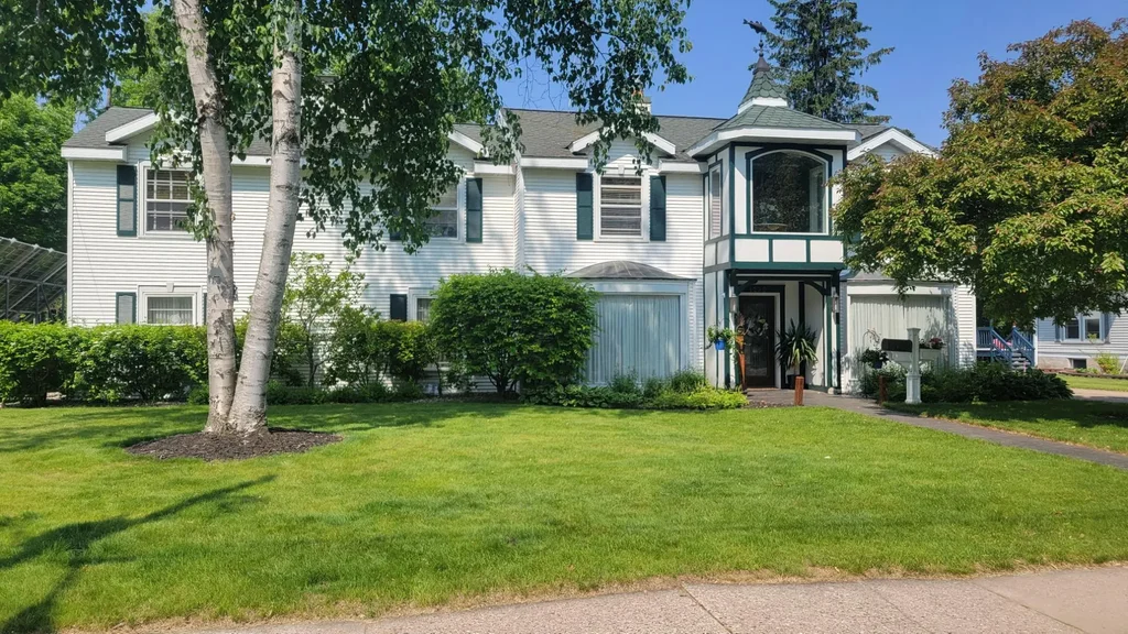 1230 N Superior St, Antigo