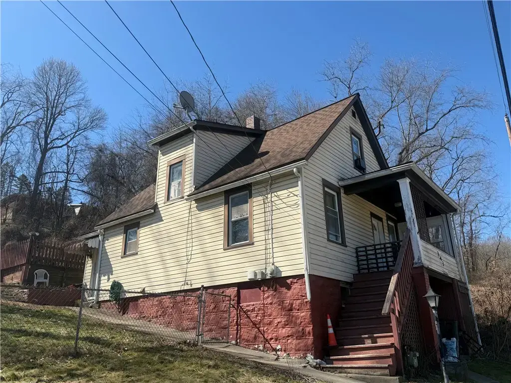 143 Whitestown Road , Twp of But SW