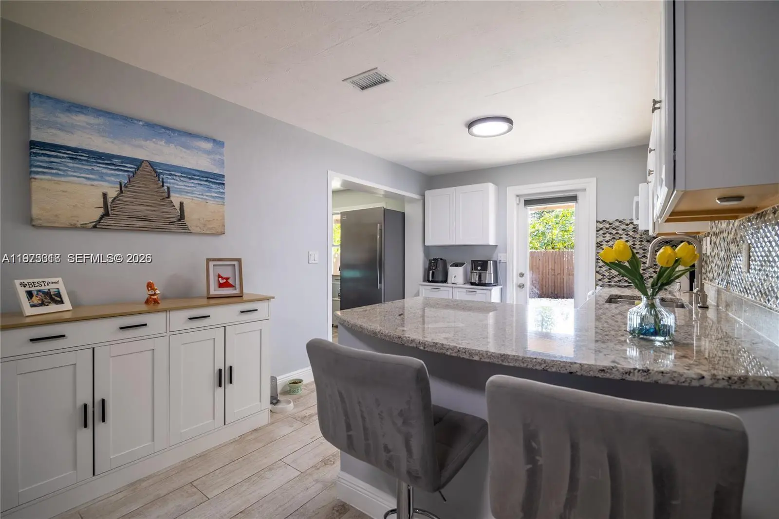 Photo of Listing #A11973318