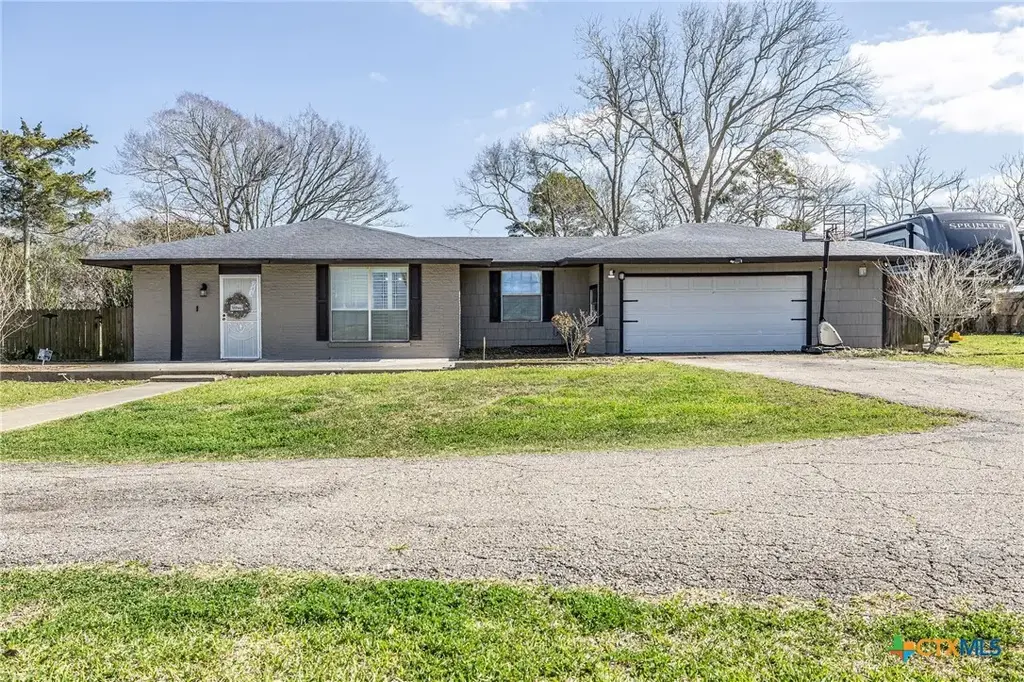 743 Royal Road, Port Lavaca