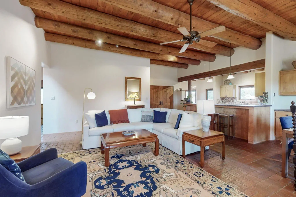 33 Black Canyon Road, Santa Fe