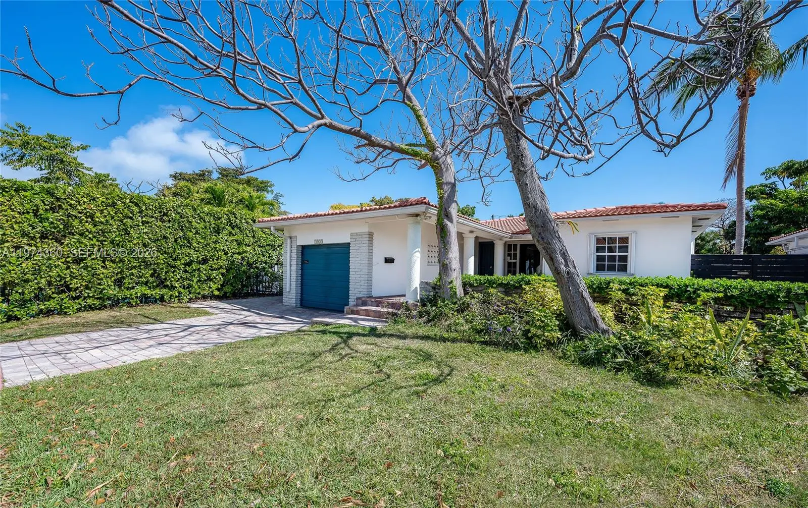 Photo of Listing #A11974360