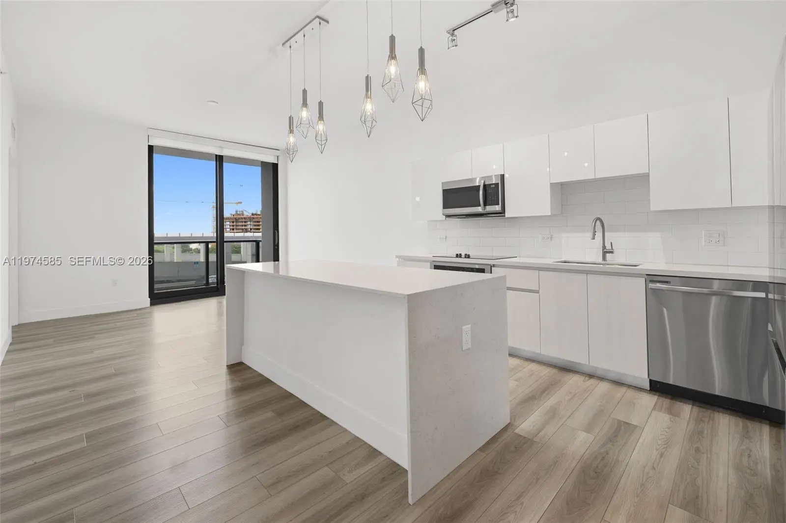 Photo of Listing #A11974585