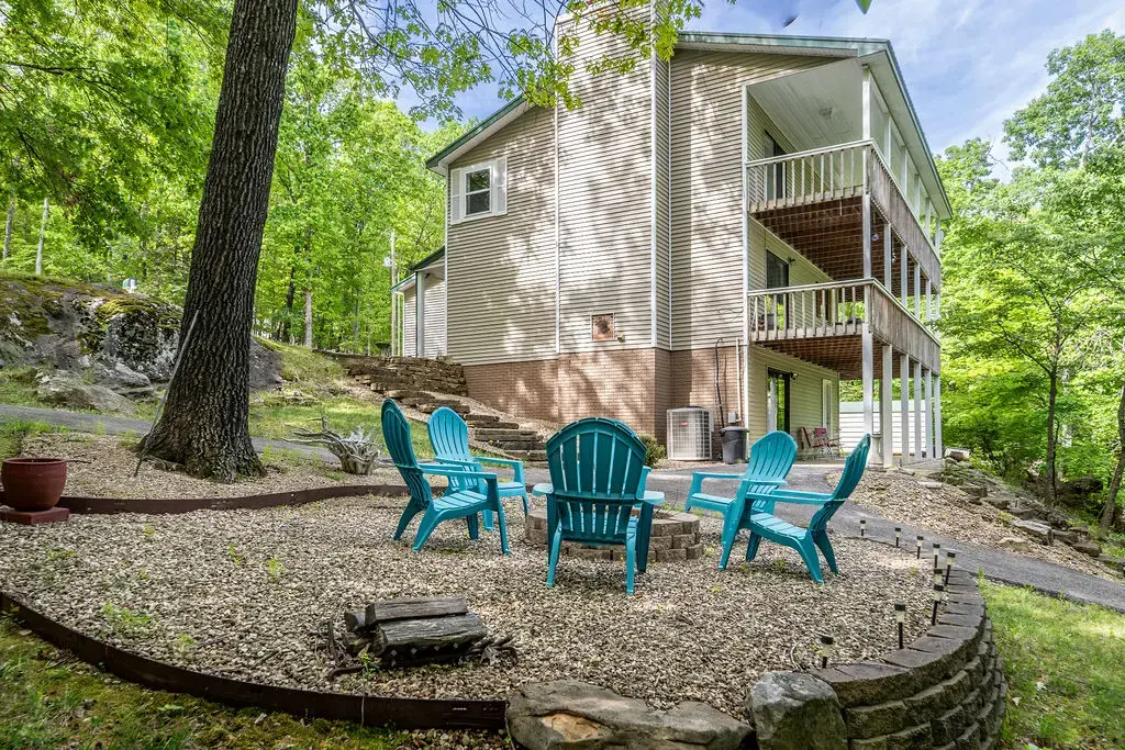 21995 Indian Bluff Road, Garfield