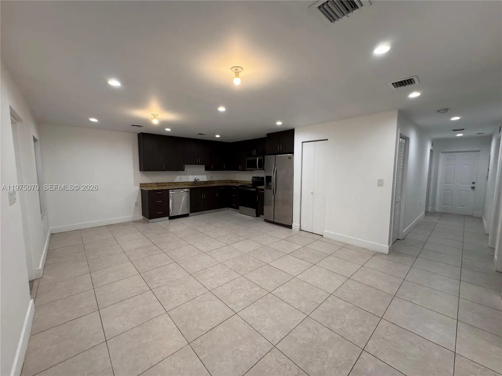 Photo of Listing #A11975070