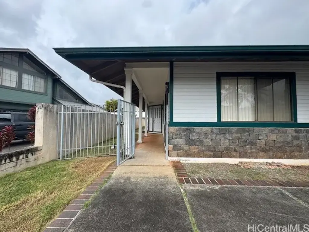 95-210 Makaikai Place, Mililani